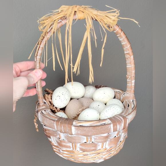 Large Wicker Rattan Neutral Tan Farmhouse Easter Egg Basket - Picture 1 of 12